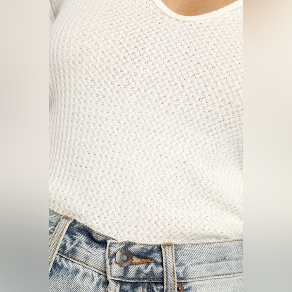 🚨 NWT Lulu's Comfort Cutie White Short Sleeve Waffle Tee - Picture 3 of 9